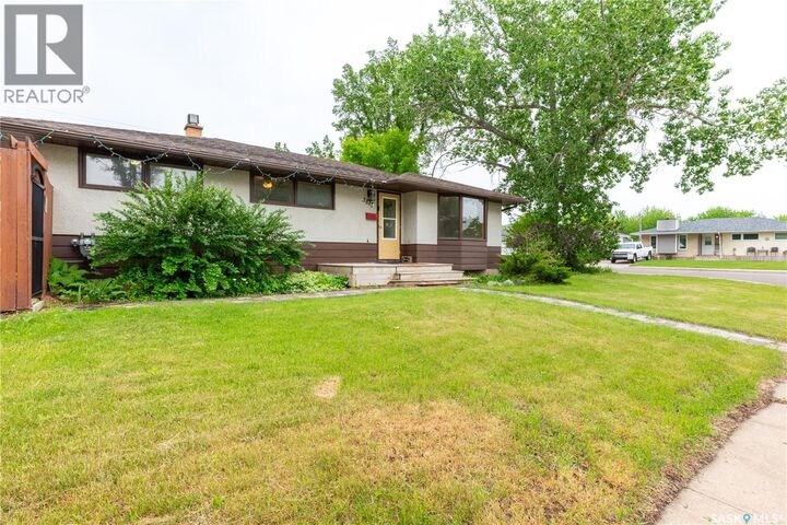 Property Photo:  3815 Van Horne Avenue  SK S4S 1M5 