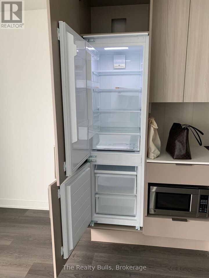 Photo de la propriété:  3900 Conferderation Parkway 1610  ON L5B 0M3 