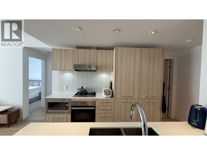Property Photo:  2221 East 30th Avenue 1206  BC V5N 0G6 