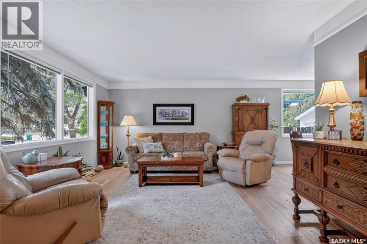 Property Photo:  814 Arlington Avenue  SK S7H 2X4 