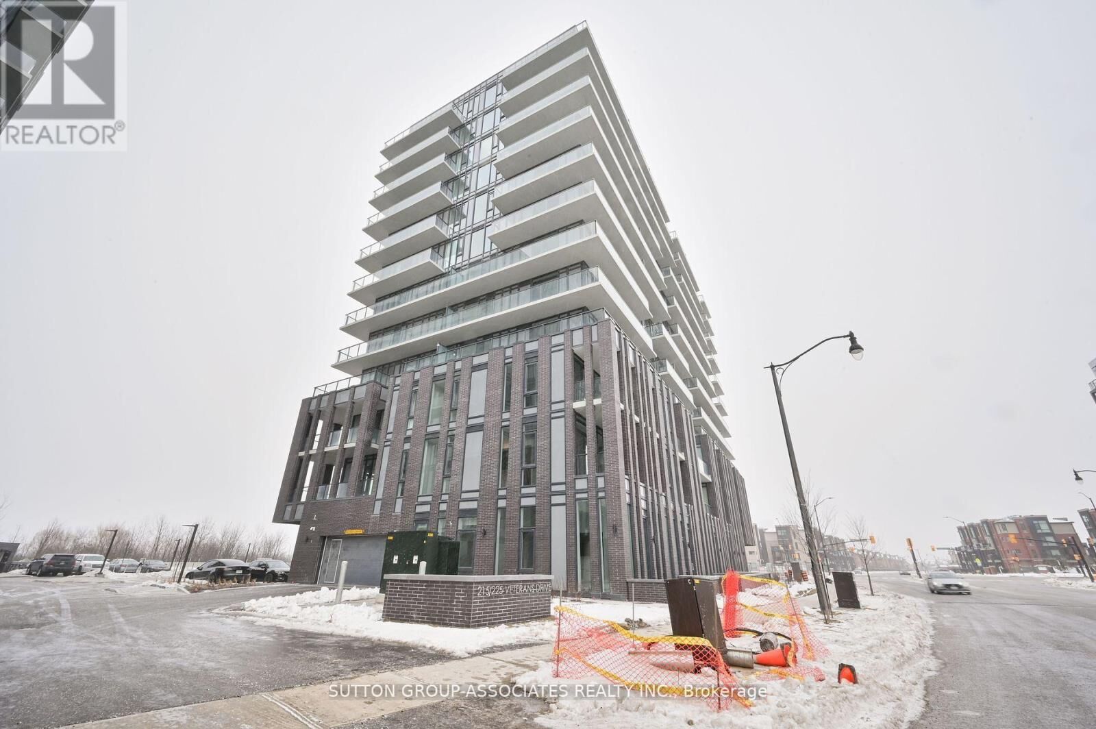 Property Photo:  215 Veterans Drive 1010  ON L7A 0B6 