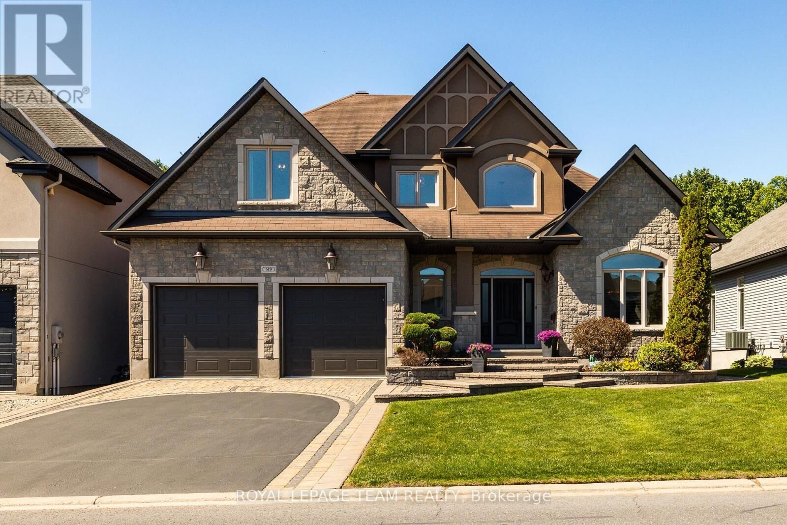 Property Photo:  519 Emerald Street  ON K4K 0C1 