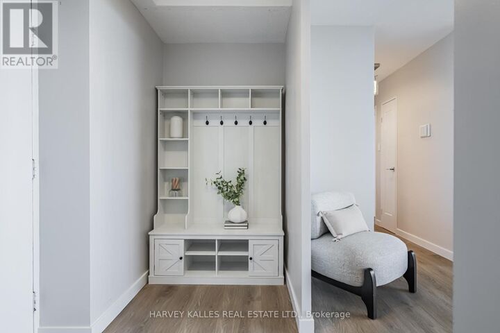 Property Photo:  155 Marlee Avenue 2204  ON M6B 4B5 