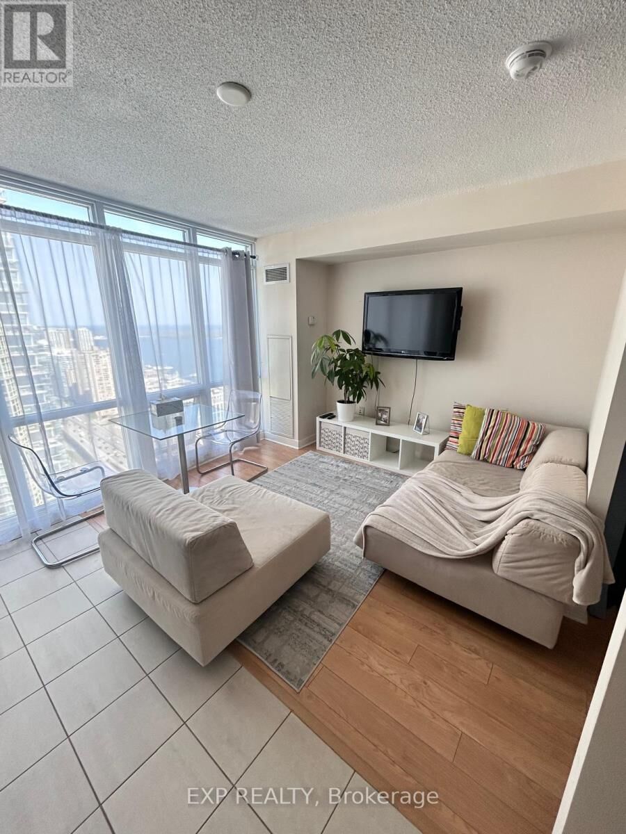 Property Photo:  11 Brunel Court East 5009  ON M5V 3Y3 