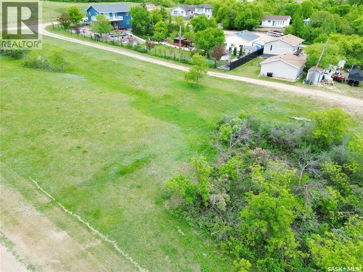 Property Photo:  615 Zephyr Street  SK S0G 4L0 