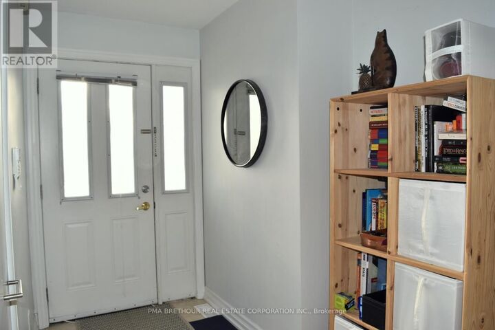 Property Photo:  161 Henderson Avenue  ON L3T 2L6 