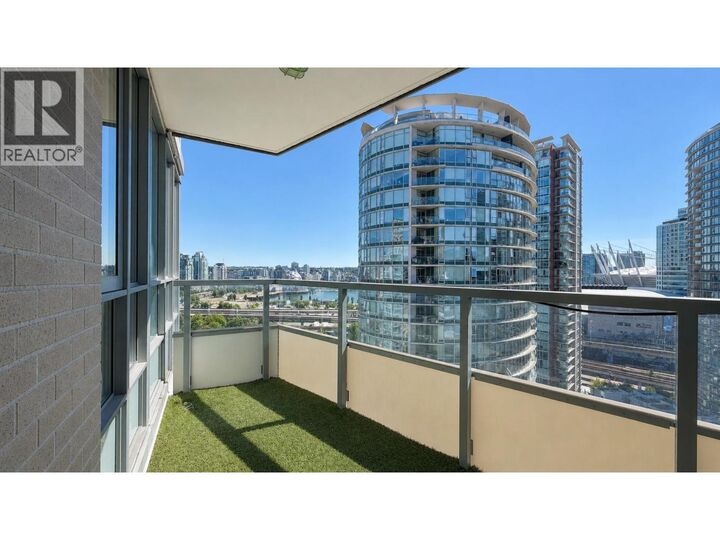 Property Photo: 63 Keefer Place 2009 BC V6B 6N6
