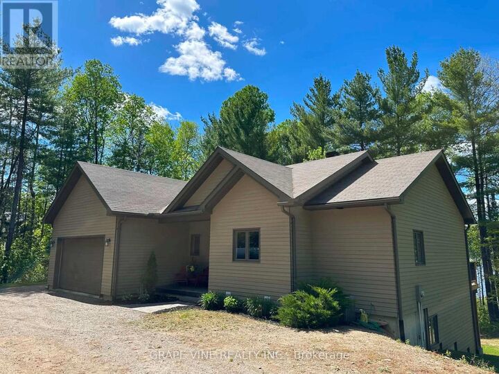 Property Photo:  424 Lakewoods Drive  ON K0J 1B0 
