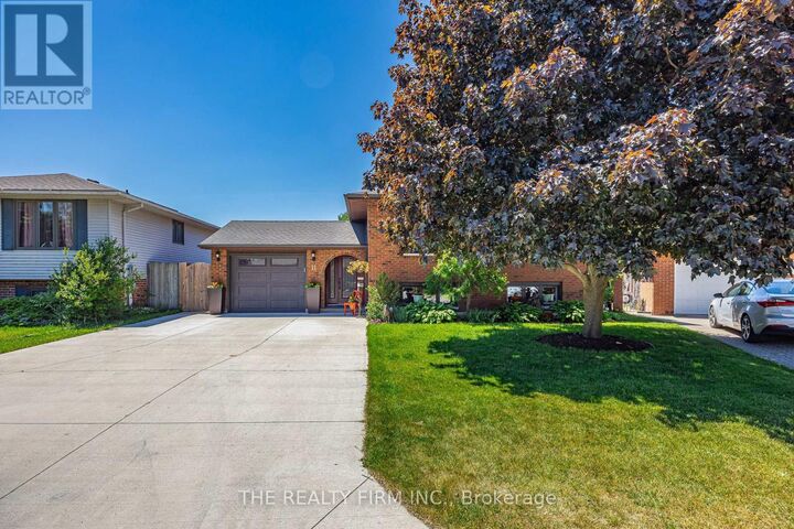 Property Photo:  11 Brennan Drive  ON N7G 3S2 