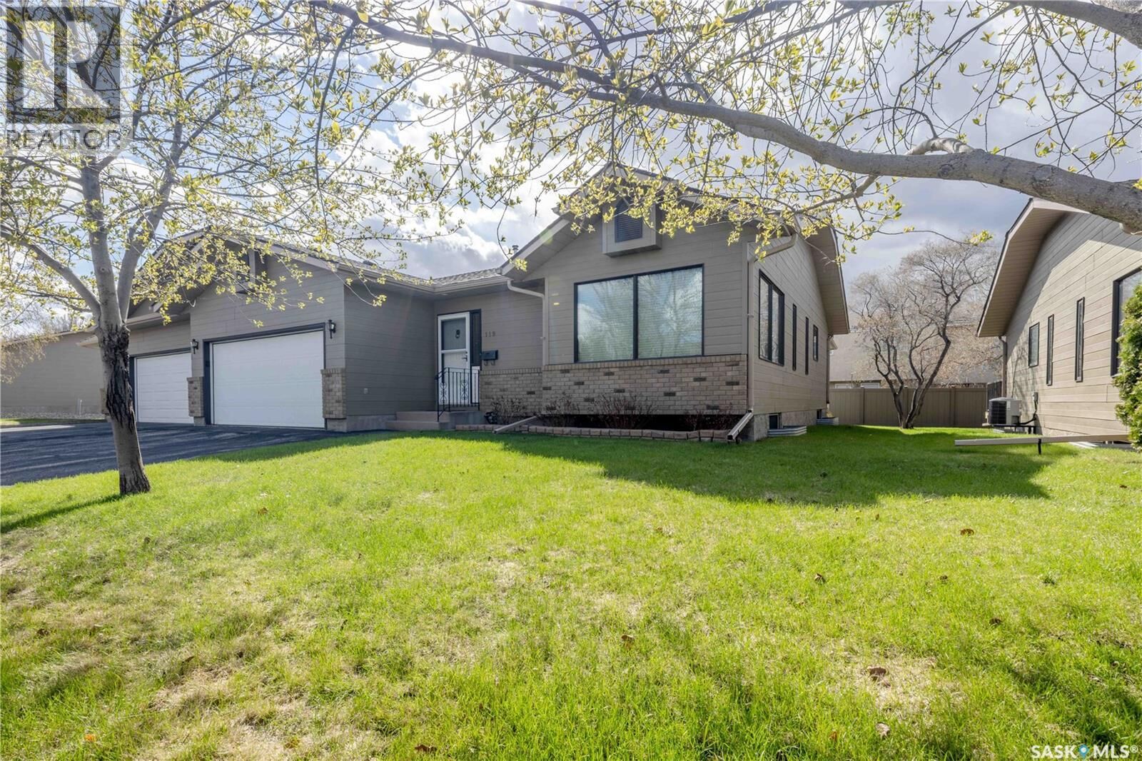 Property Photo:  119 420 Heritage Crescent  SK S7H 5P3 