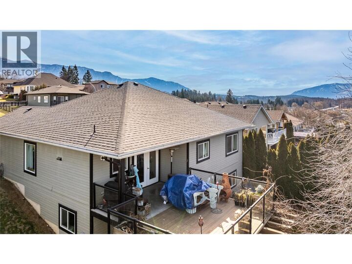 Property Photo:  235 3rd Avenue South  BC V0B 1G3 
