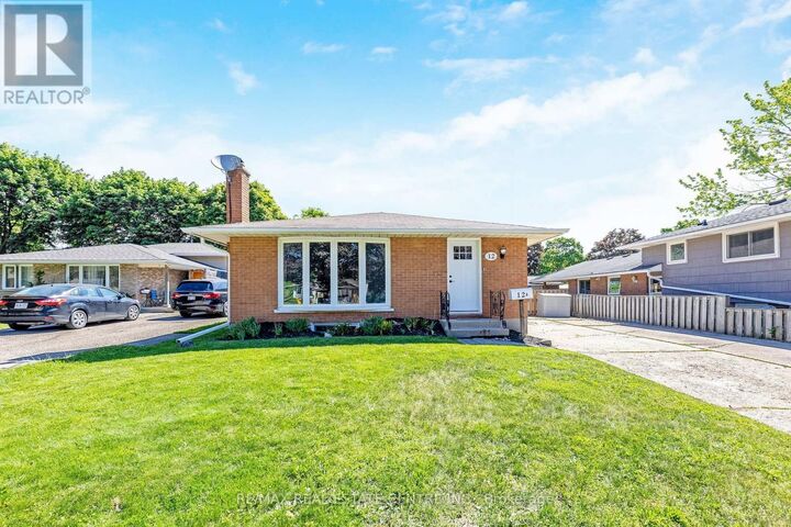 Photo de la propriété:  12 Selkirk Court  ON N2E 1M3 