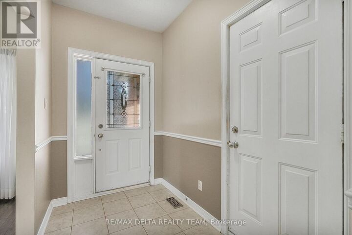 Property Photo:  979 Como Crescent  ON K4A 3Z6 