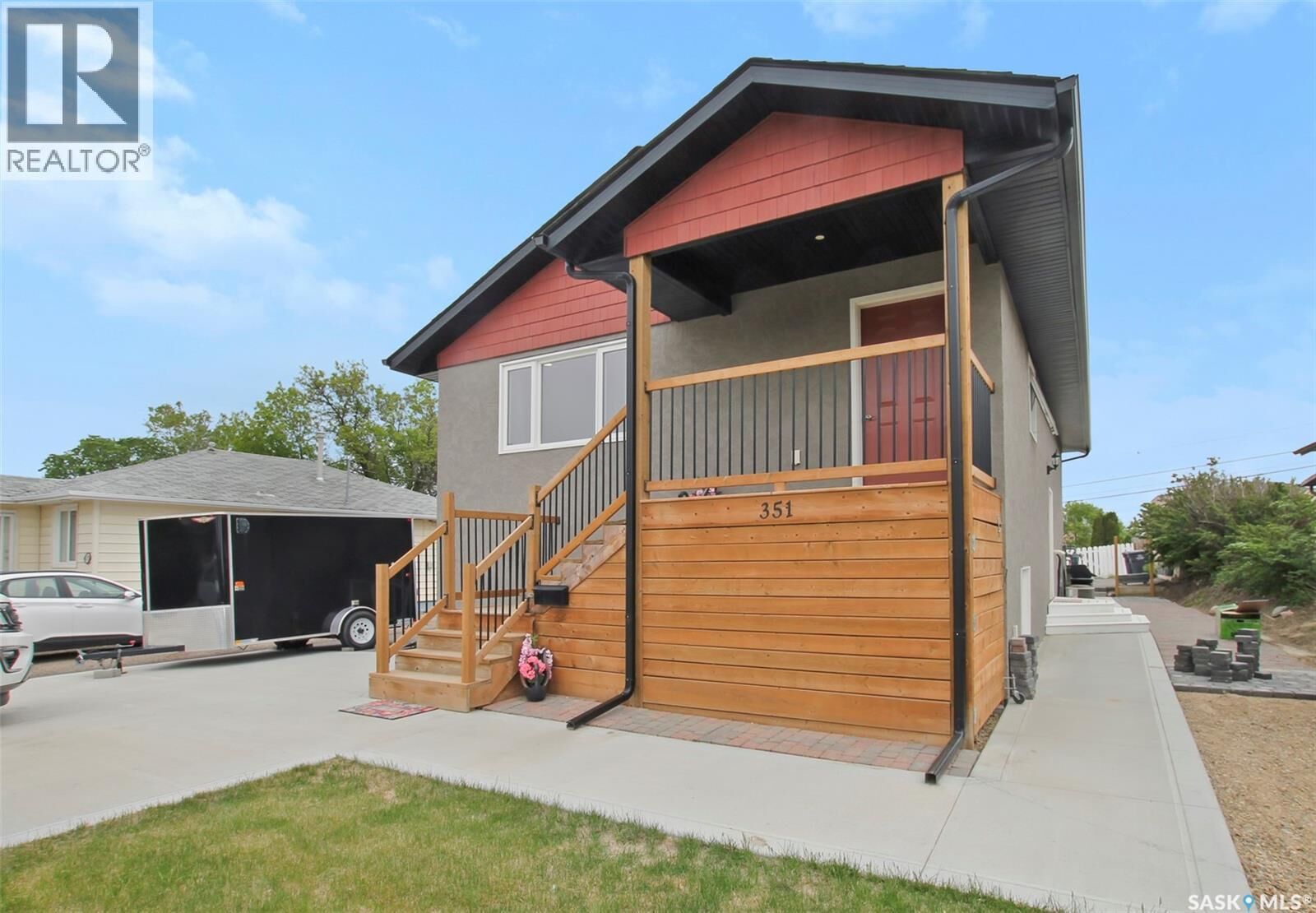 Property Photo:  351 4th Avenue NW  SK S9H 0V1 