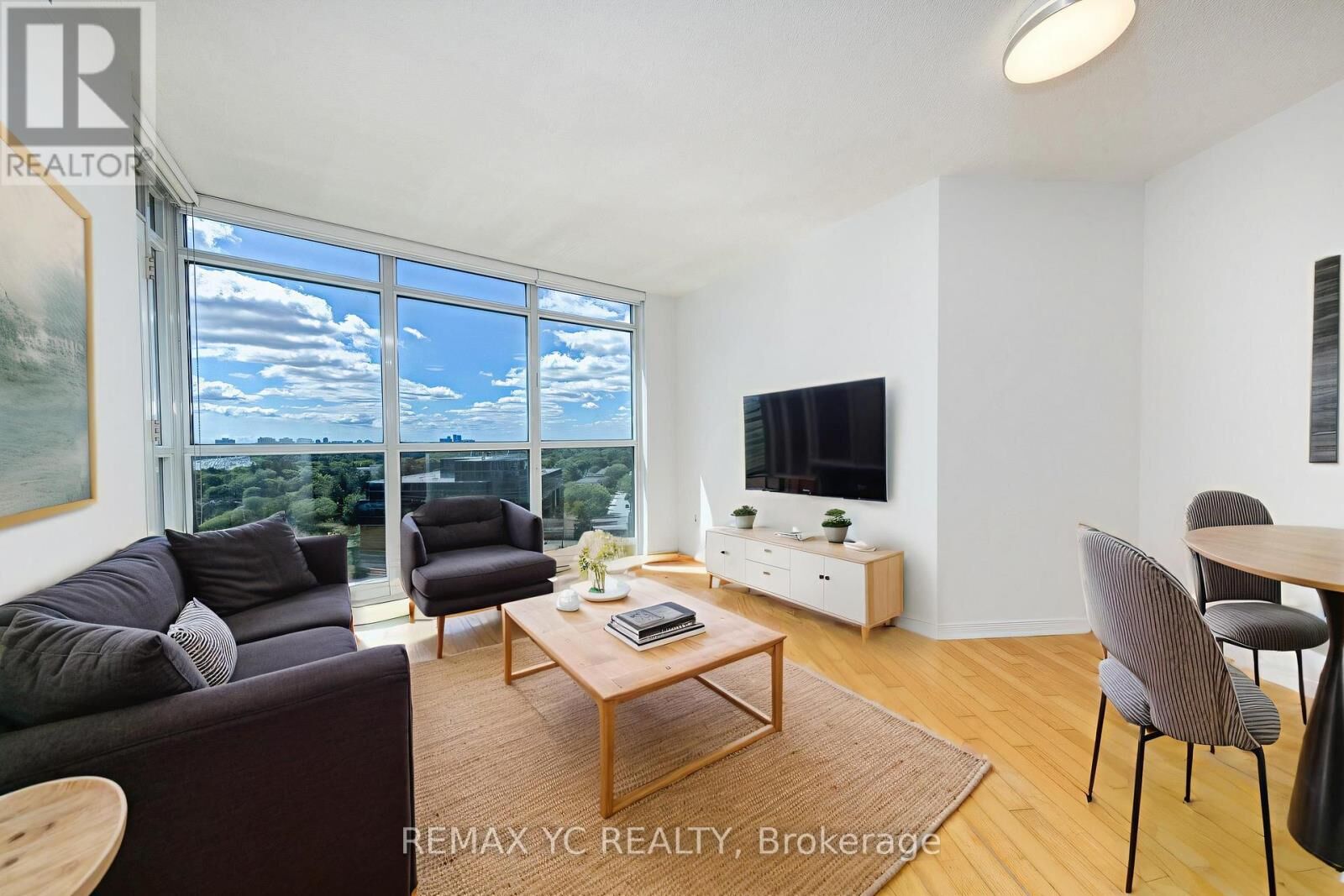 Property Photo:  28 Harrison Garden Boulevard 1605  ON M2N 7B5 