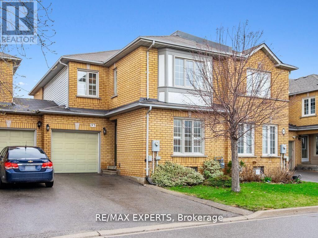 Property Photo:  97 Pinedale Gate  ON L4L 8X3 