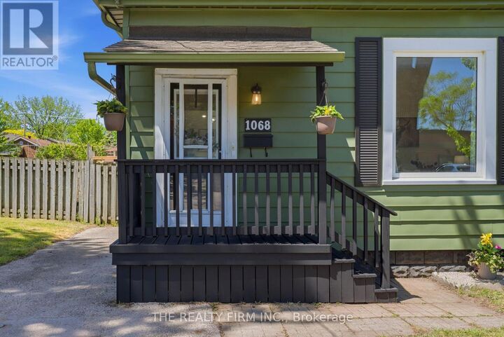 Property Photo:  1068 Margaret Street  ON N5W 2K1 