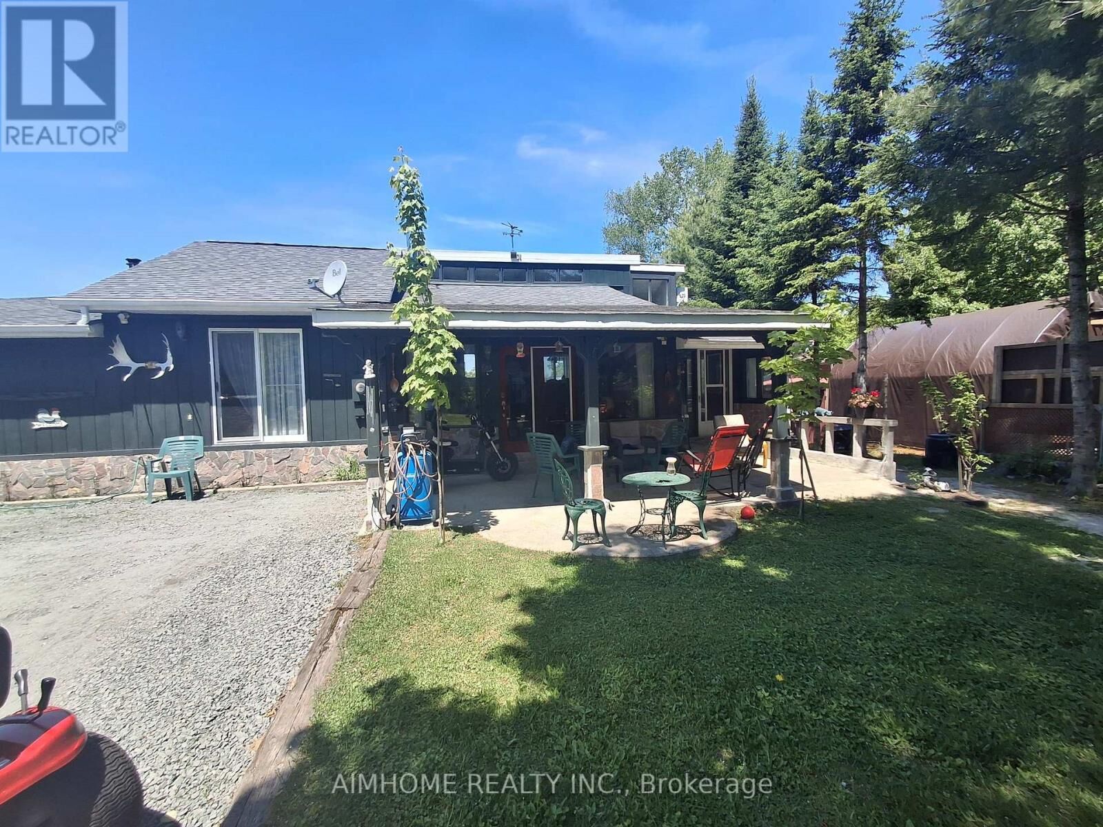 Property Photo:  1 Gene'S Court  ON P2A 0B4 