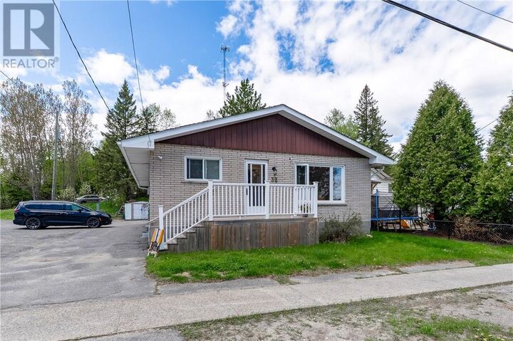 Property Photo:  32 Edward Avenue  ON  