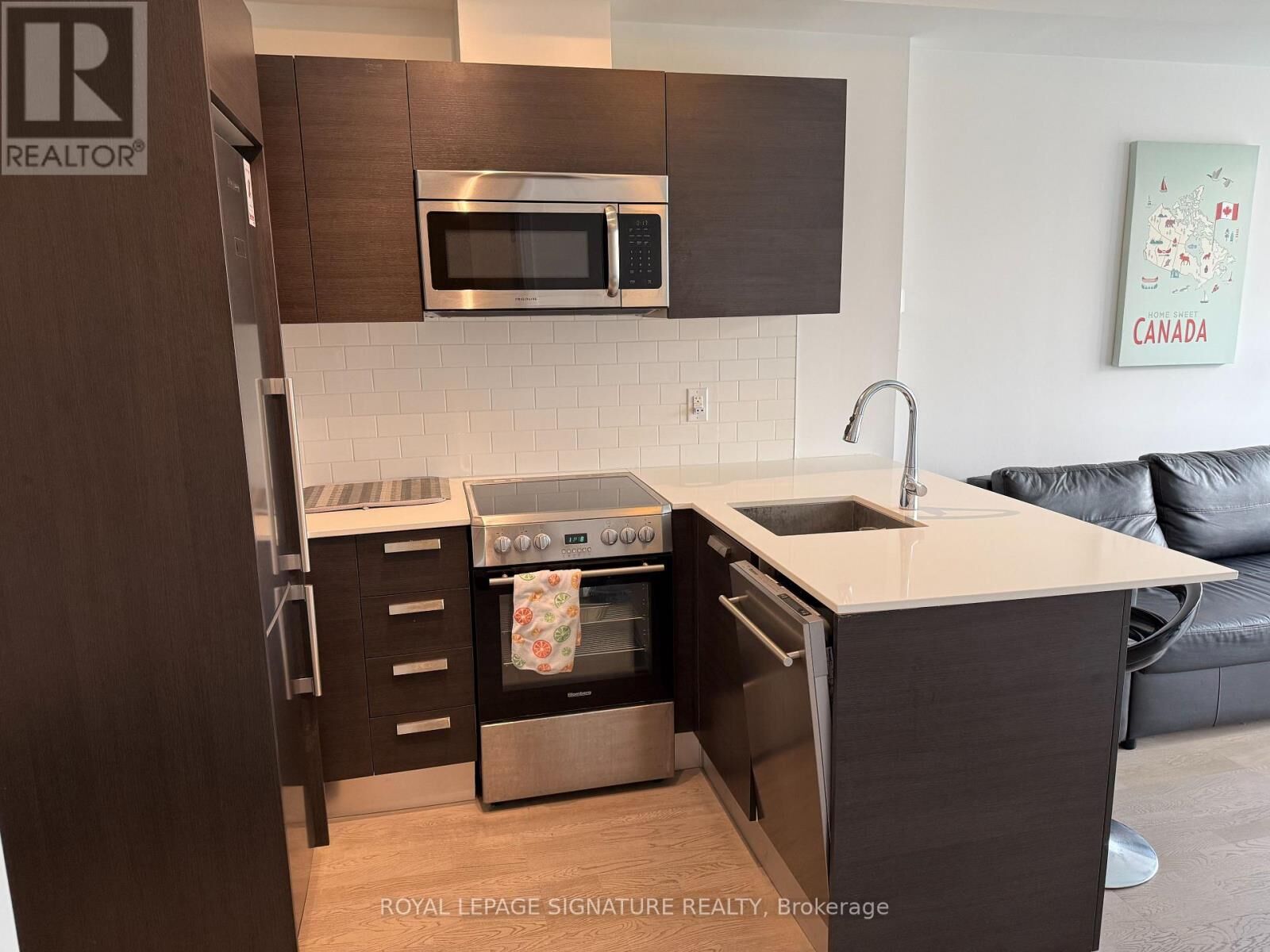 Property Photo:  57 St Joseph Street 1320  ON M5S 0C5 