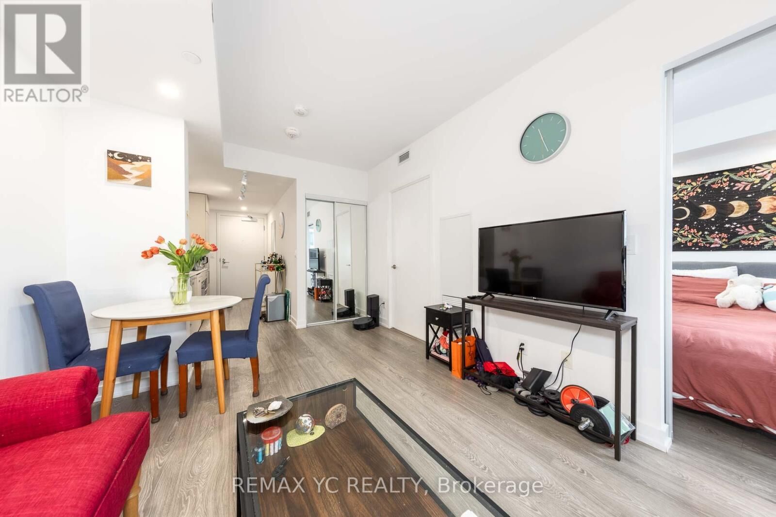 Property Photo:  19 Western Battery Road 801  ON M6K 0E3 