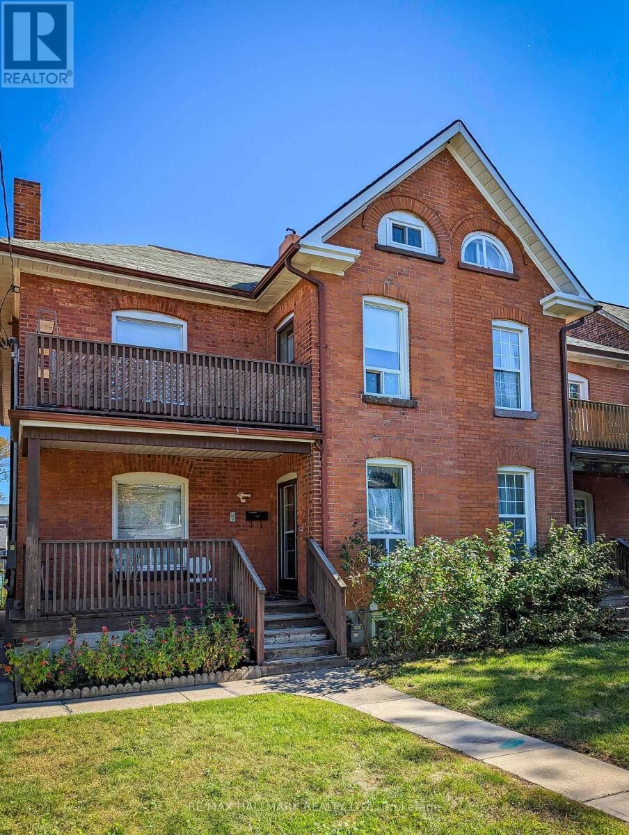 Property Photo:  371 St Clarens Avenue 2nd Floor  ON M6H 3W2 