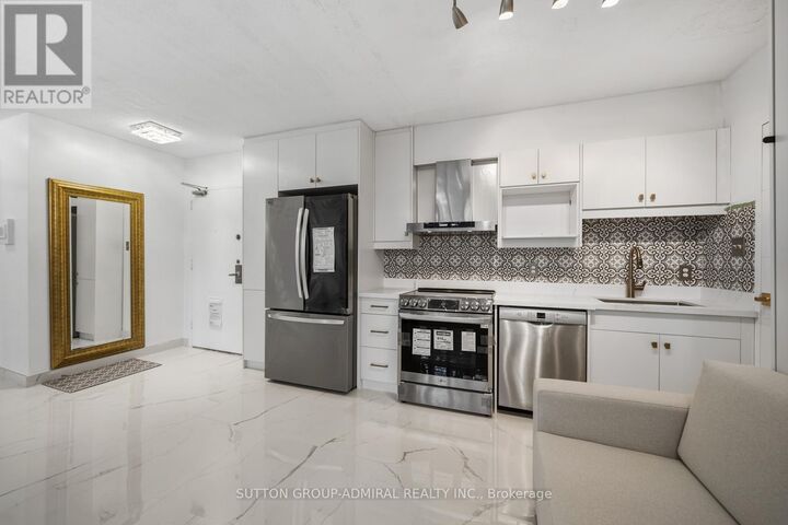 Photo de la propriété:  5 Parkway Forest Drive G8  ON M2J 1L2 