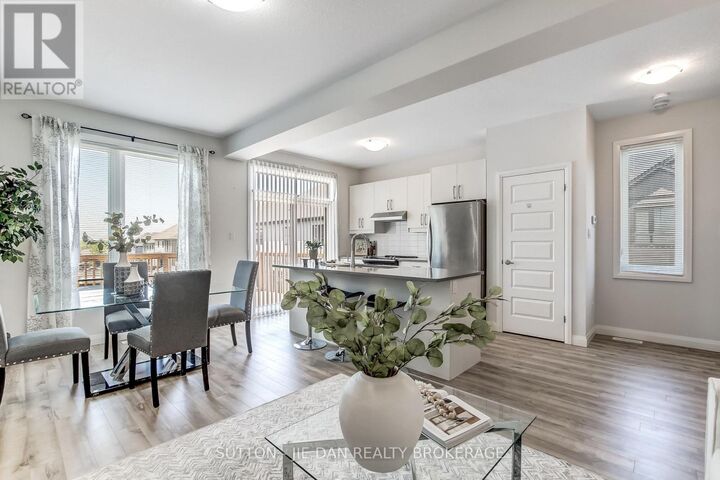Property Photo:  819 Kleinburg Drive 2  ON N5X 0N6 