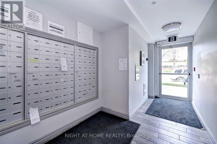 Property Photo:  275 Larch Street G407  ON N2L 0J4 
