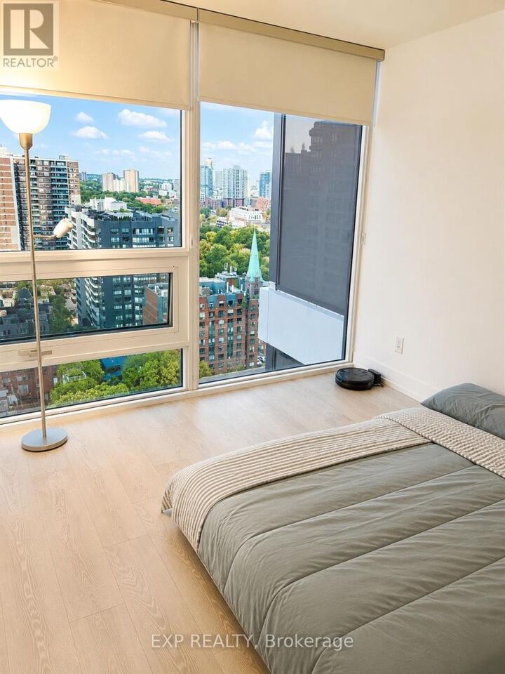 Property Photo:  85 Wood Street 2315  ON M4Y 0E8 