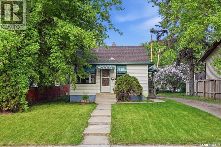 Property Photo: 1148 K Avenue N SK S7N 2N8