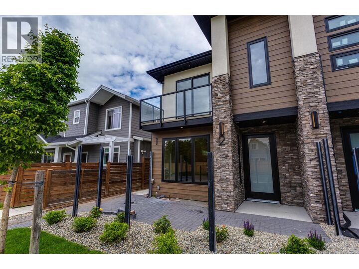 Property Photo: 796 Glenwood Avenue 2 BC V1Y 5M5