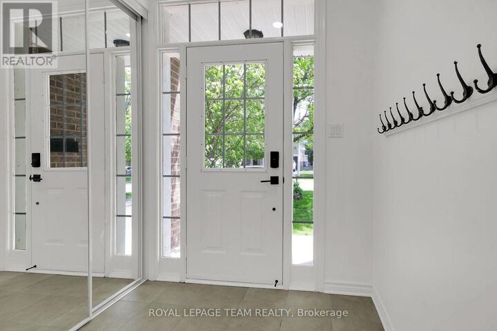 Property Photo:  190 Saddlesmith Circle  ON K2M 2Y6 