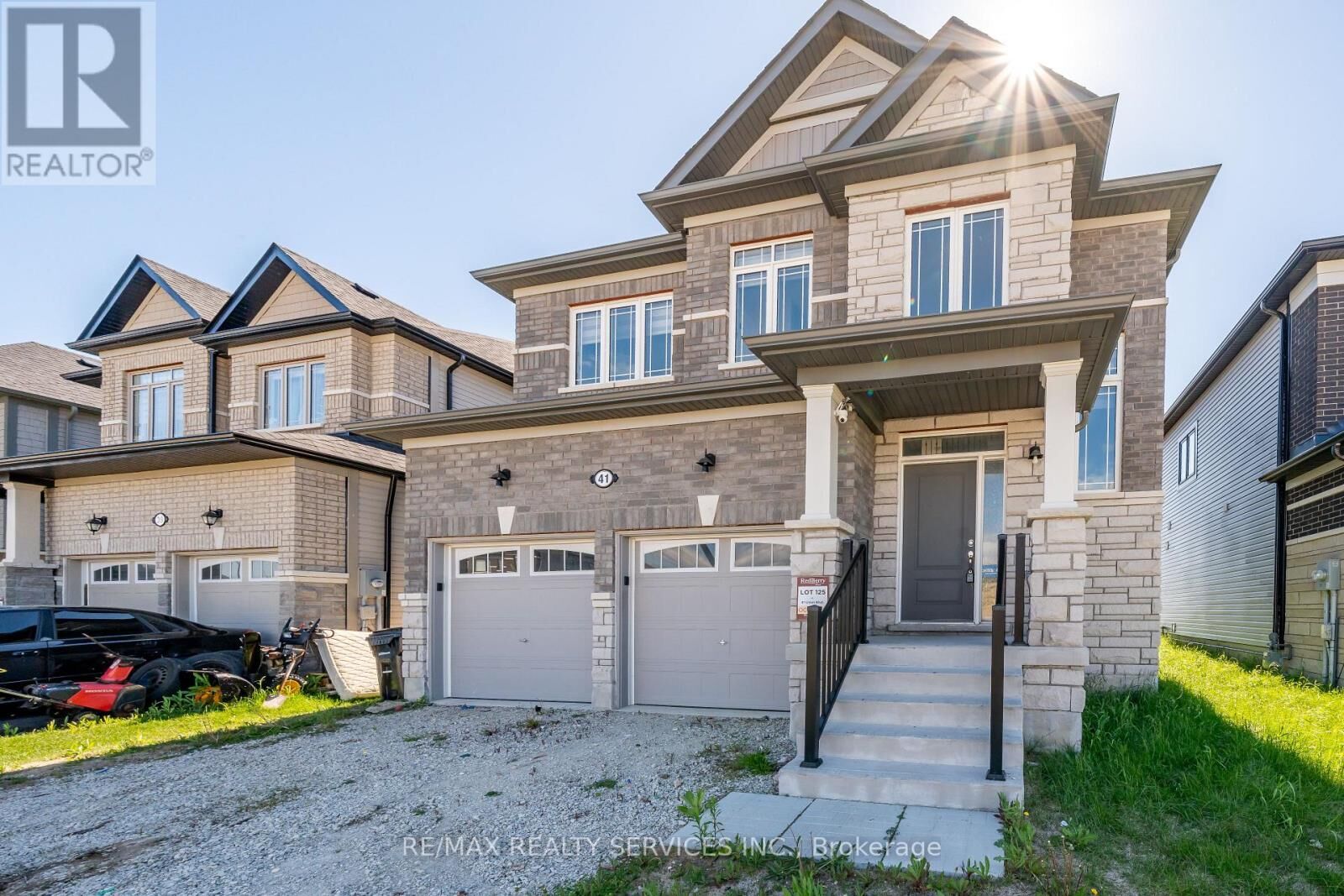 Property Photo:  41 Union Boulevard  ON L9Z 0M6 