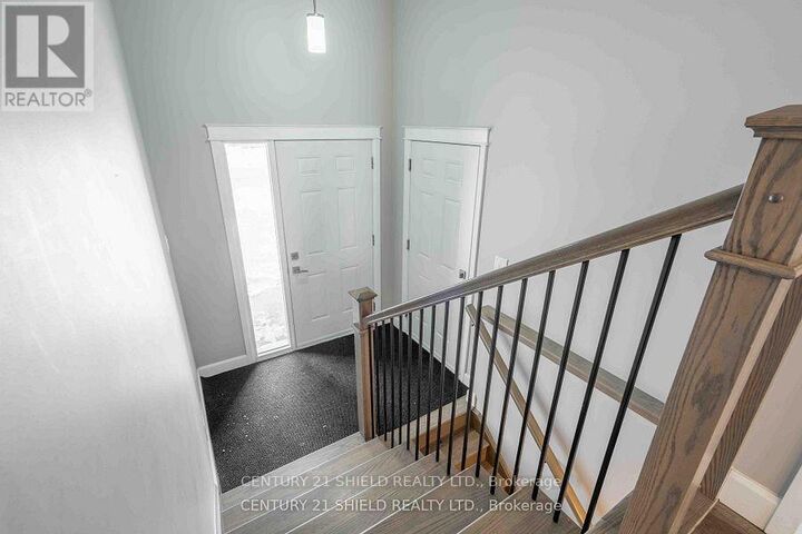 Property Photo: 236 East Ridge Drive ON K6H 0H9