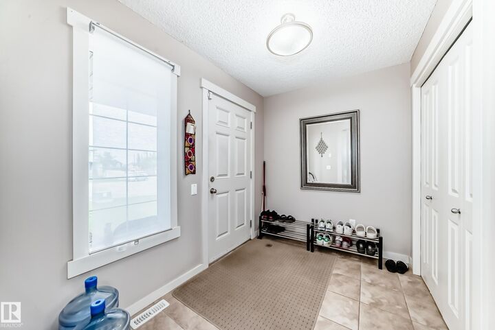 Property Photo:  2808 36 Avenue NW  AB T6T 0H7 