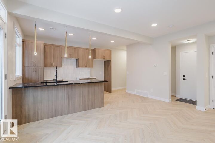 16231 19 Avenue SW 11 — photo 1
