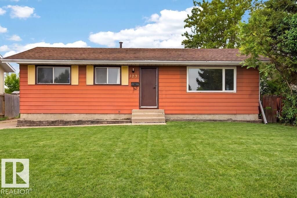 Property Photo:  123 Grandin Drive  AB T8R 1H5 