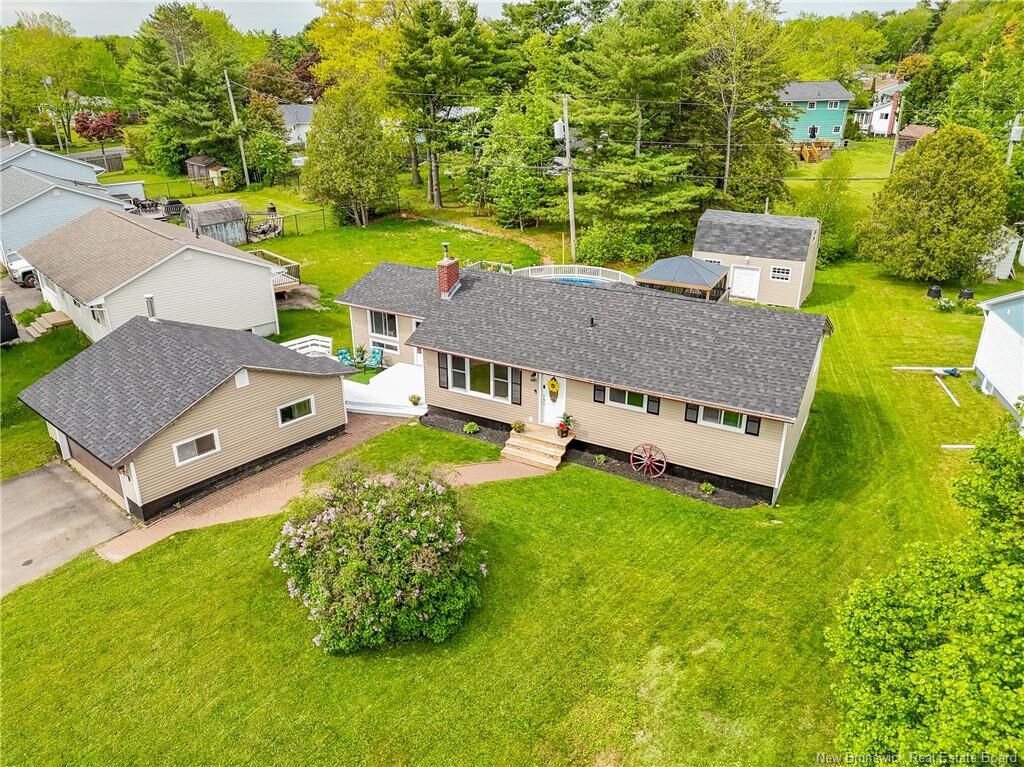 Photo de la propriété:  281 Canterbury Drive  NB E3B 4M2 