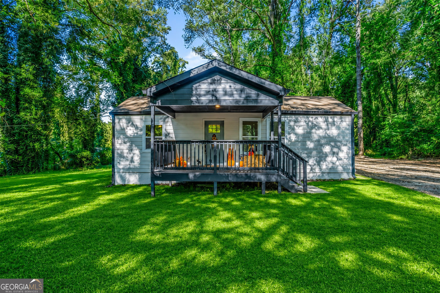 Property Photo:  2841 Waters Road SW  GA 30354 