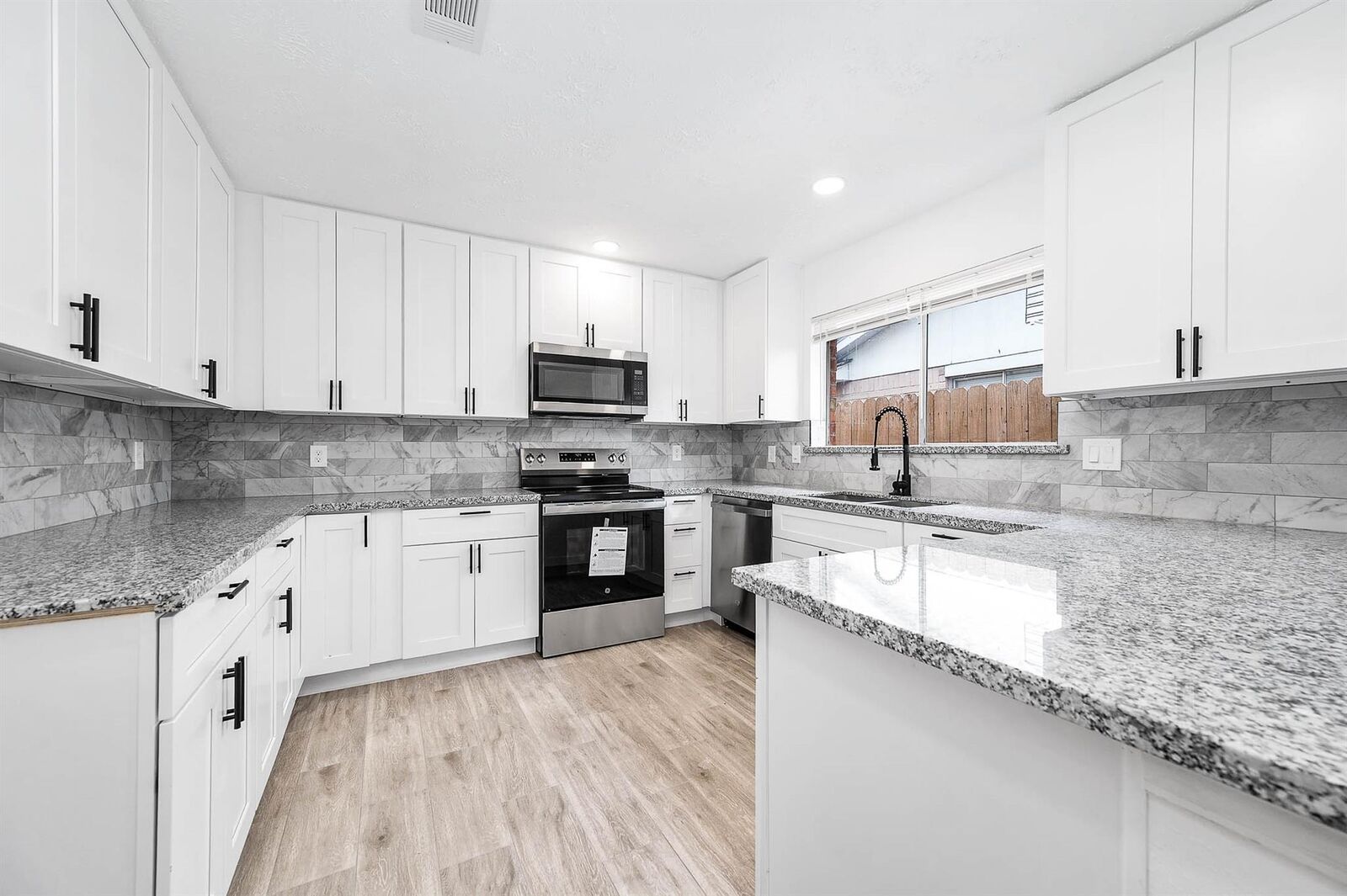 Property Photo:  10402 Rancho Bernardo Lane  TX 77498 