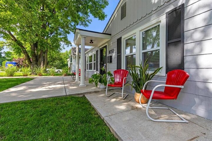 Property Photo:  5629 Reeds Road  KS 66202 