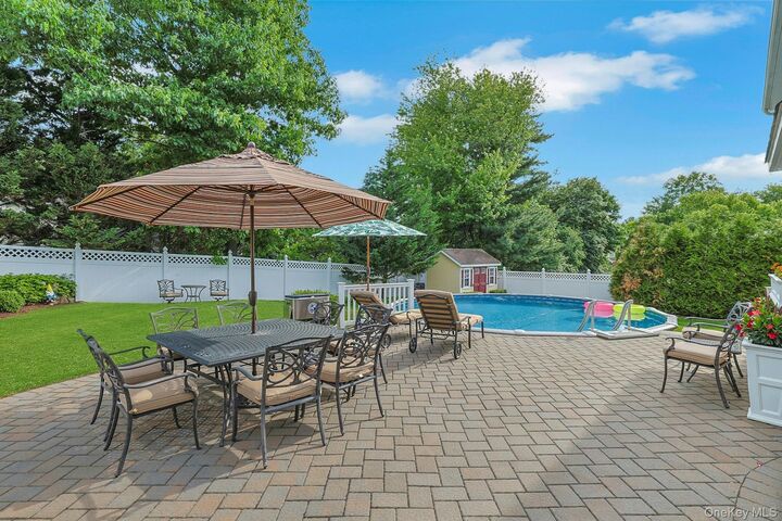 Property Photo:  60 Pilgrim Court  NY 10965 
