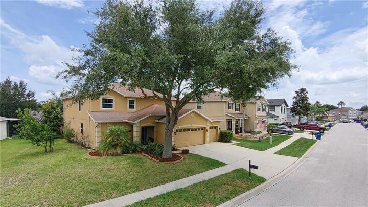 Property Photo: 5836 Candytuft Place FL 34639