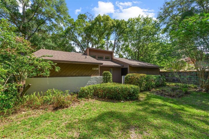 Property Photo:  1854 NW 41st Place  FL 32605 
