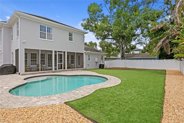 Property Photo: 4001 W Vasconia Street FL 33629