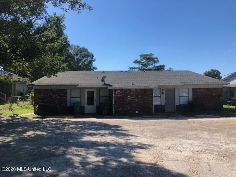 Property Photo:  3113 7th Avenue  MS 39501 