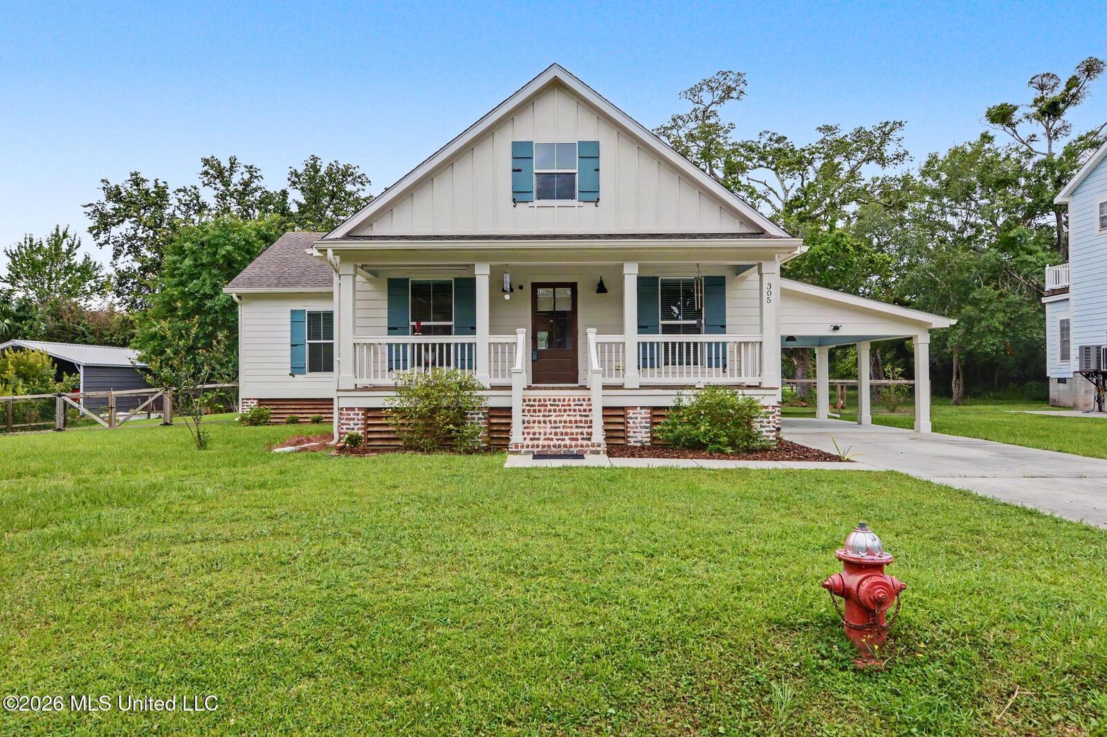 Property Photo:  305 Hoffman Lane  MS 39576 