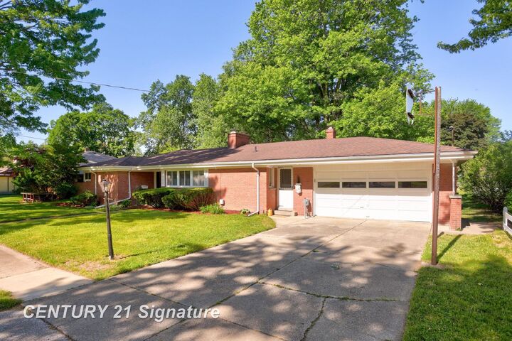 Property Photo:  2765 Cecelia Street  MI 48602 