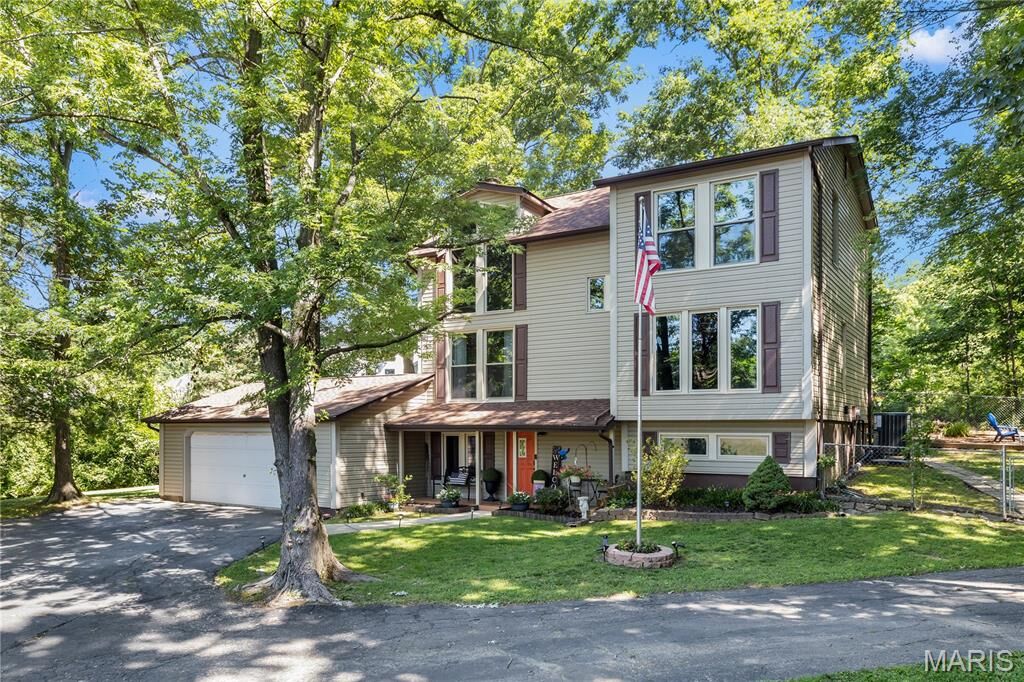 Property Photo:  11 Hickory Hollow Lane  MO 63026 
